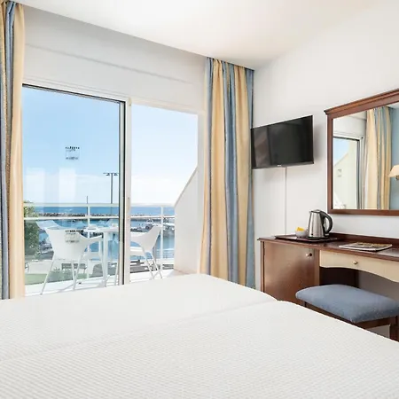 Отель Hotel Cala Bona Кала Бона
