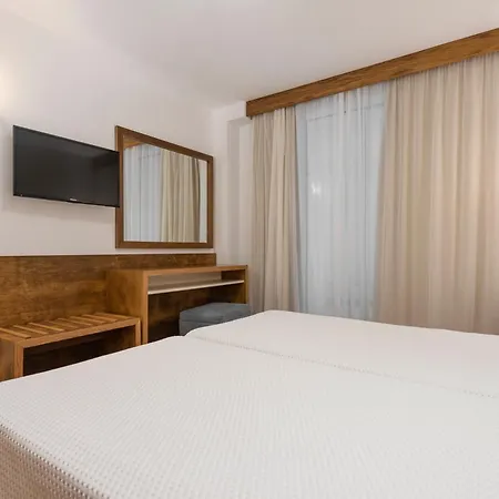 Отель Hotel Cala Bona 4*